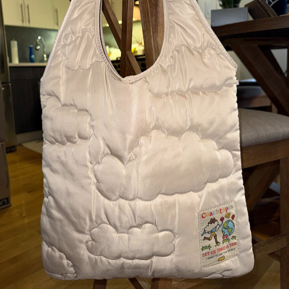 Coachtopia Loop Flat Tote With Cloud Quilting - Picture 2 of 11